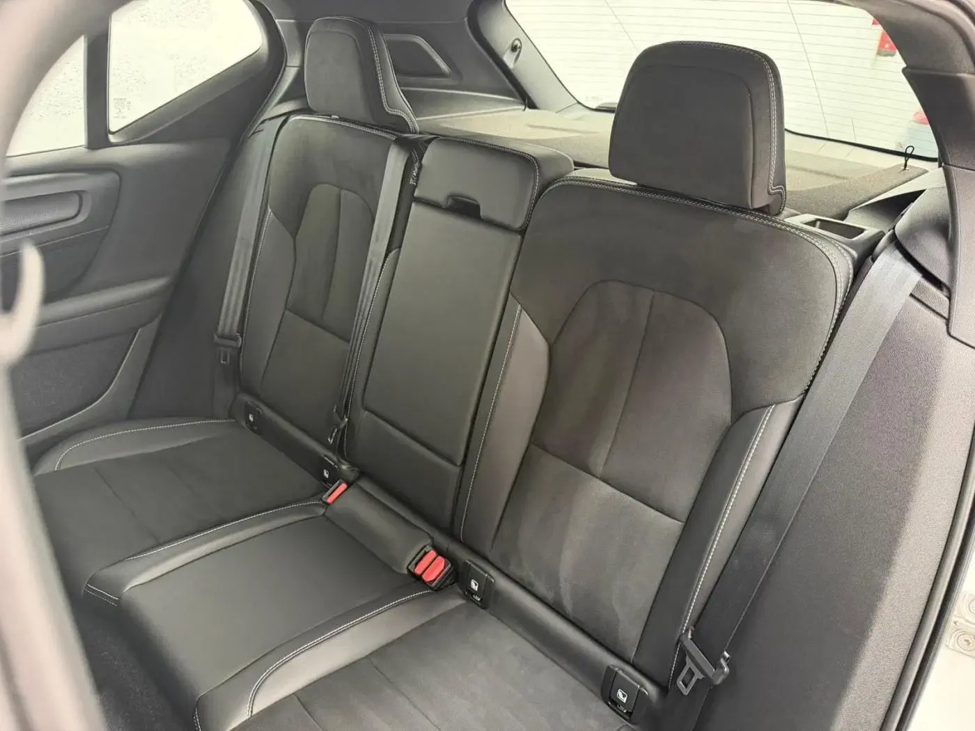 Volvo XC 40 1.5 T4 PHEV R-Design 32