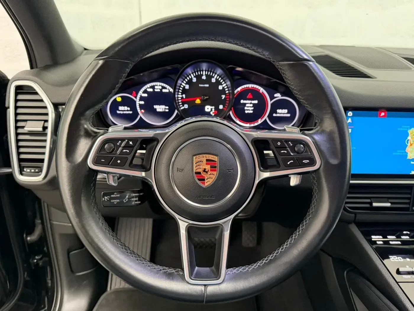 Porsche Cayenne Electric 8