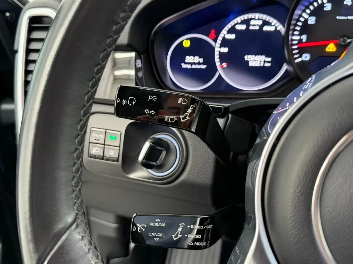 Porsche Cayenne Electric 13