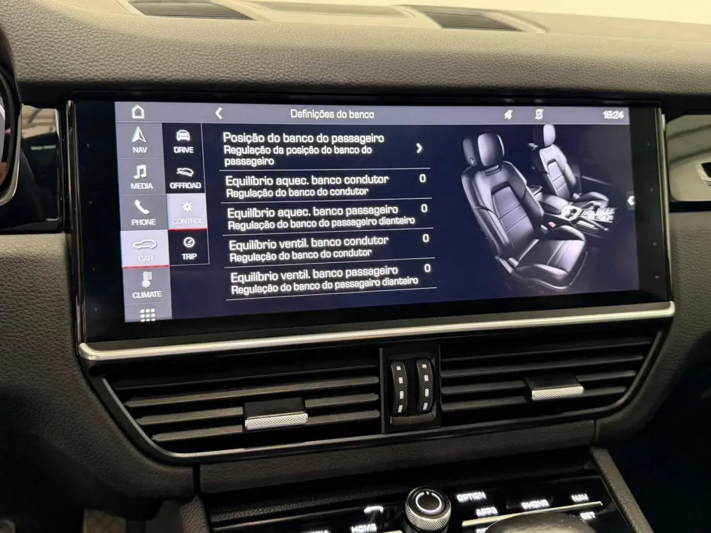 Porsche Cayenne Electric 17