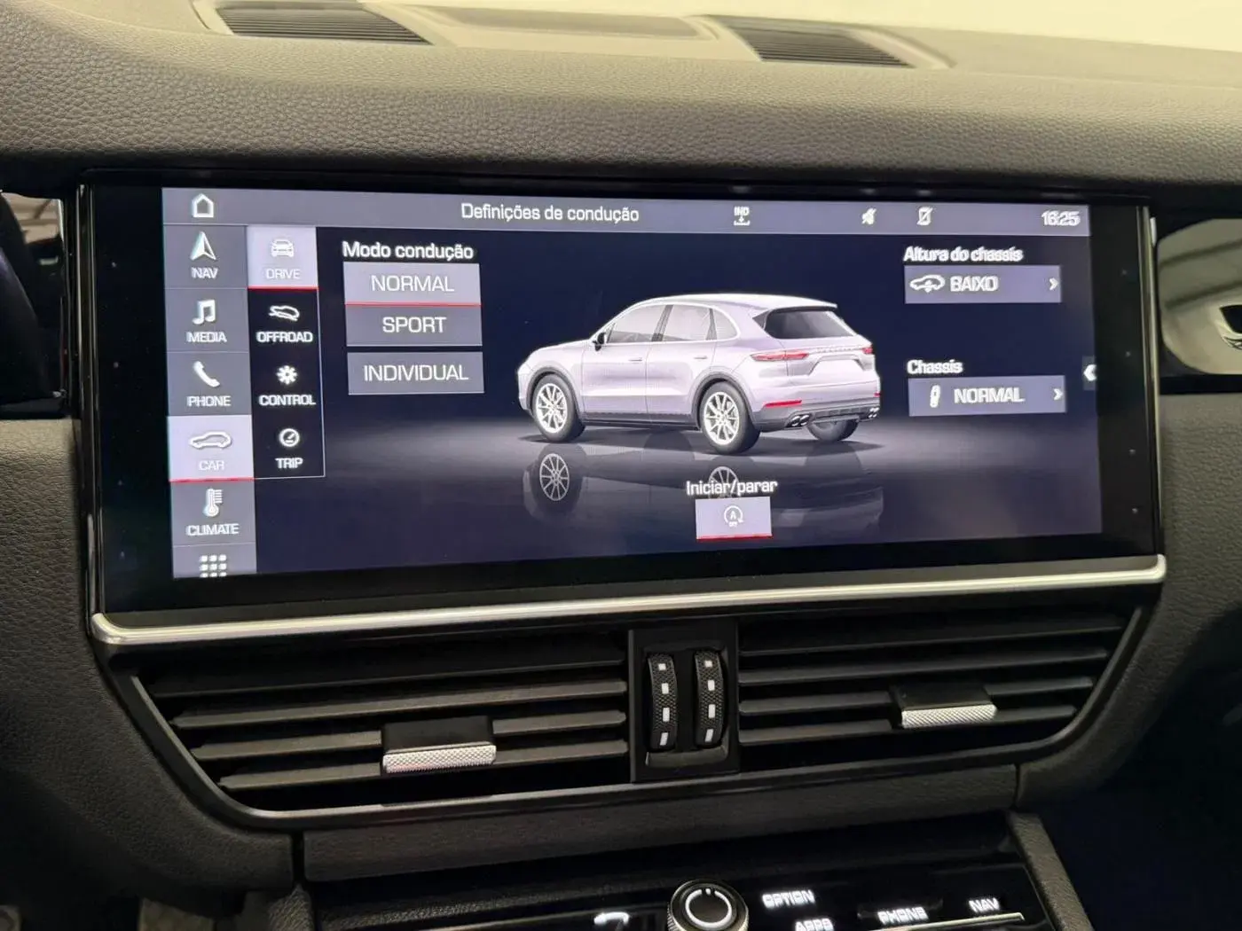 Porsche Cayenne Electric 19