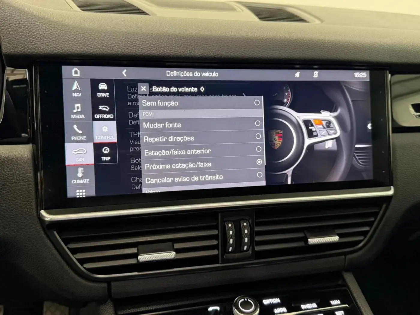 Porsche Cayenne Electric 18
