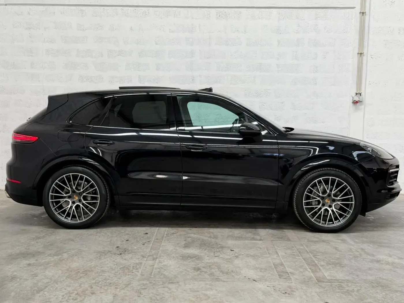 Porsche Cayenne Electric 23