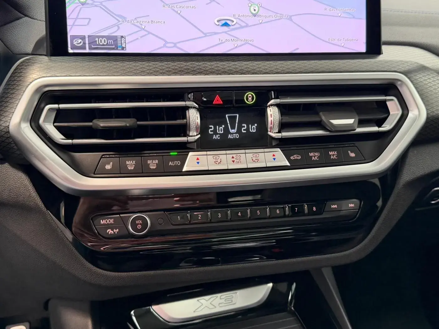 BMW X3 30 e xDrive Pack M Desportivo Pro 33