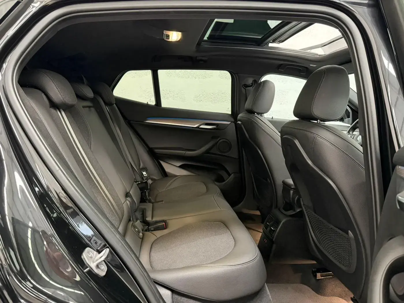 BMW X2 25 e xDrive X Pack M 11