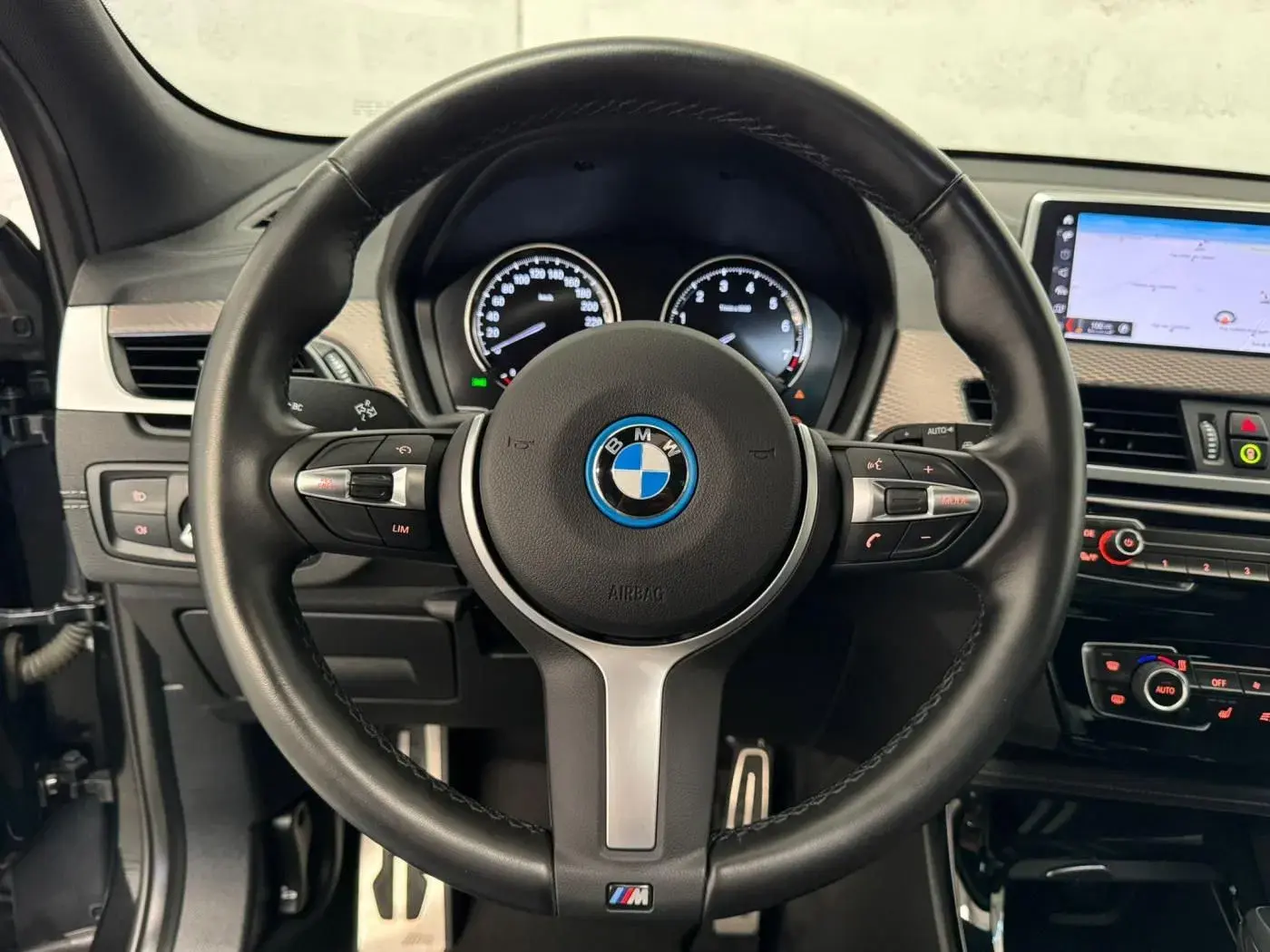 BMW X2 25 e xDrive Pack M 9