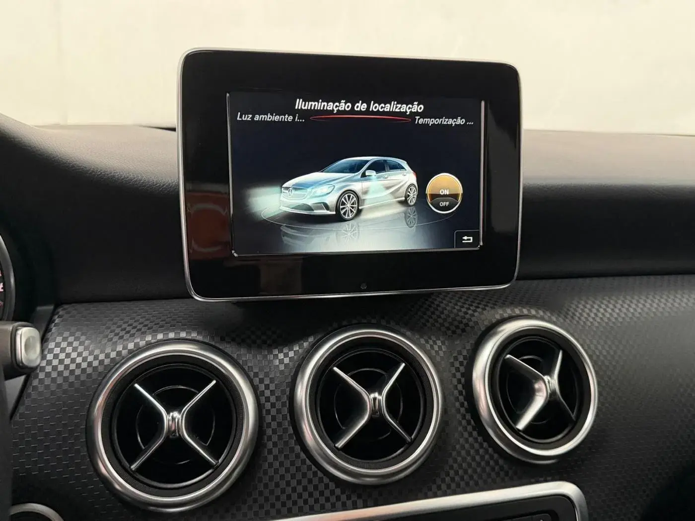 Mercedes-Benz A 180 d 7G-DCT Urban 16
