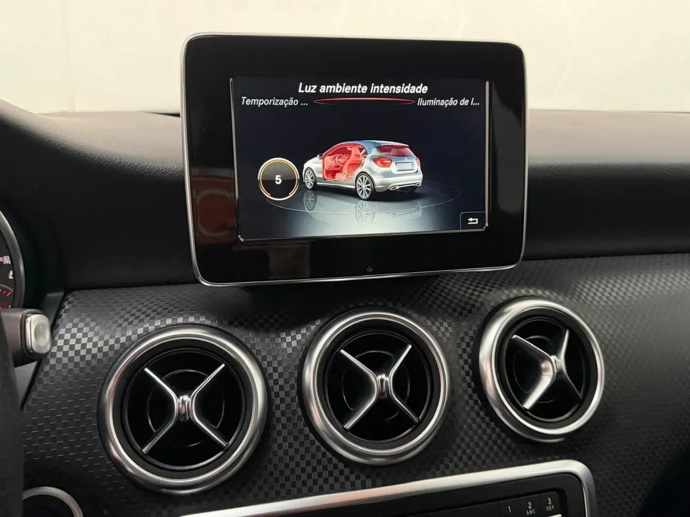 Mercedes-Benz A 180 d 7G-DCT Urban 19
