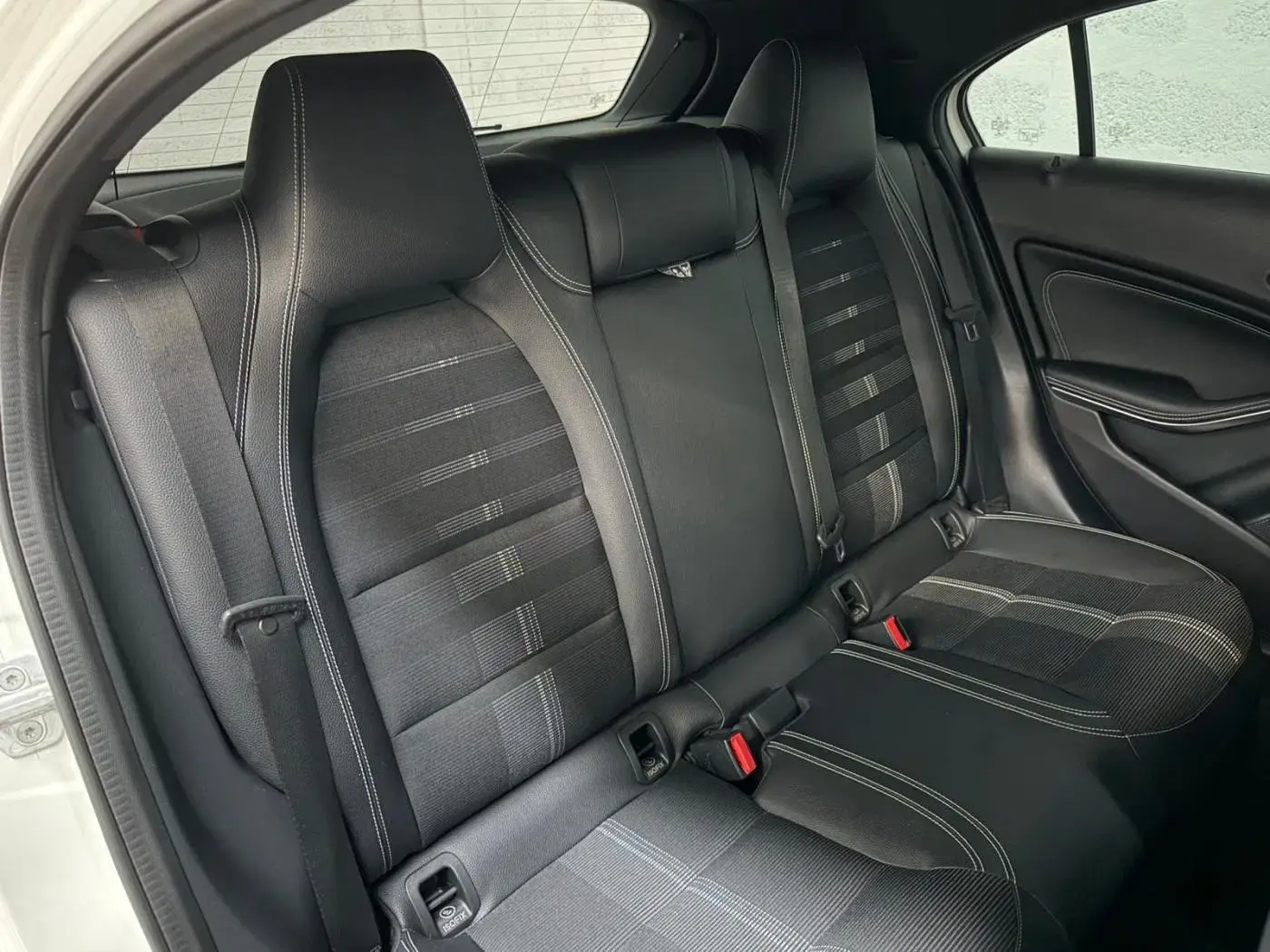 Mercedes-Benz A 180 d 7G-DCT Urban 29