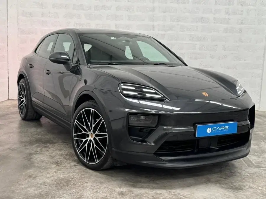 Porsche Macan Electric 4 1