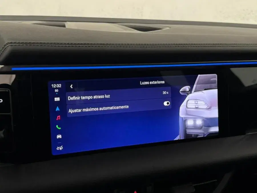 Porsche Macan Electric 4 28