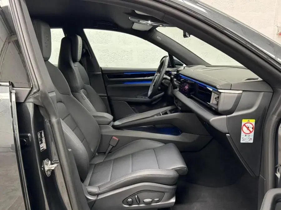 Porsche Macan Electric 4 40