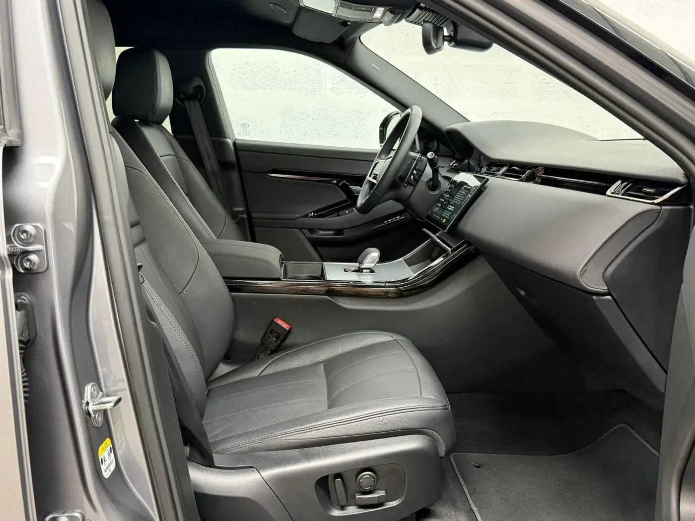 Land Rover Range Rover Evoque 1.5 P300e AWD Auto 33