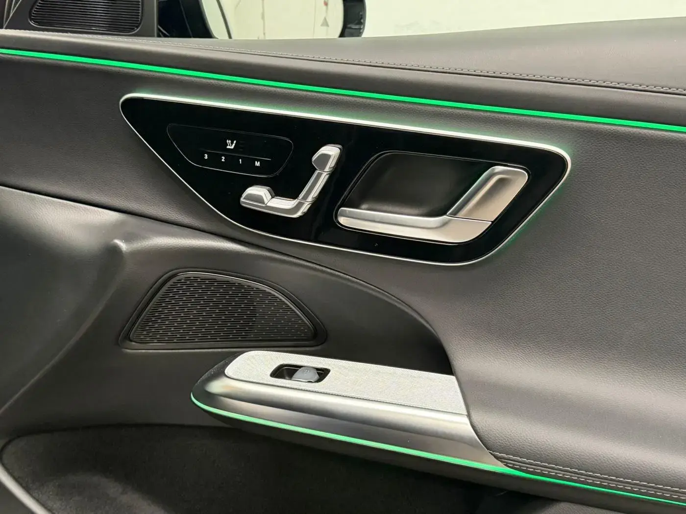 Mercedes-Benz E 300 de 52