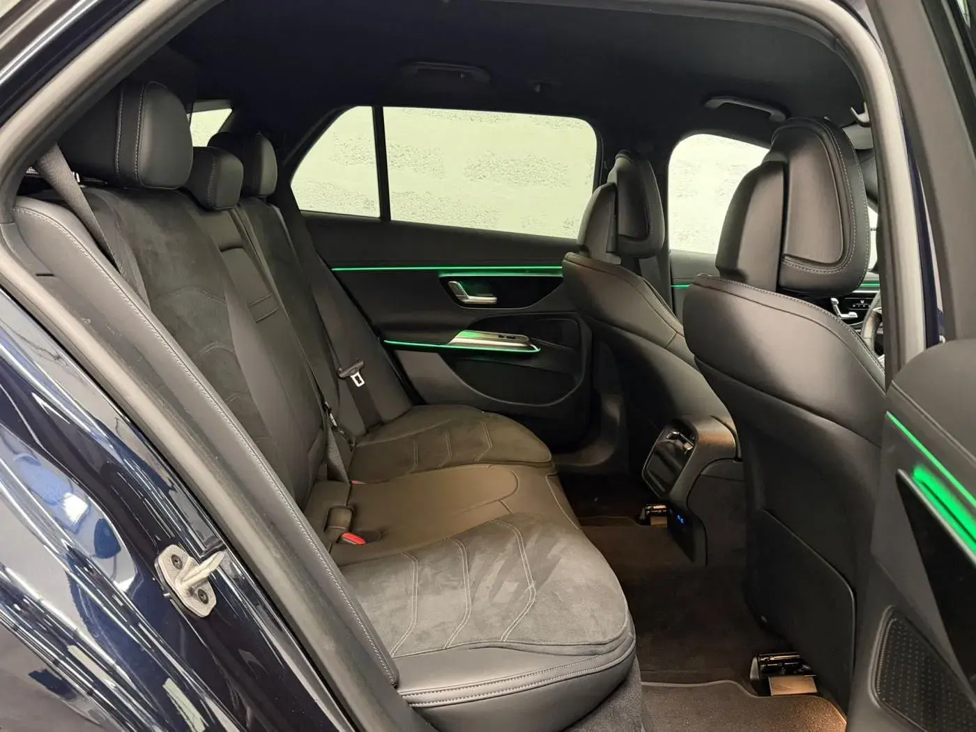 Mercedes-Benz E 300 de 53