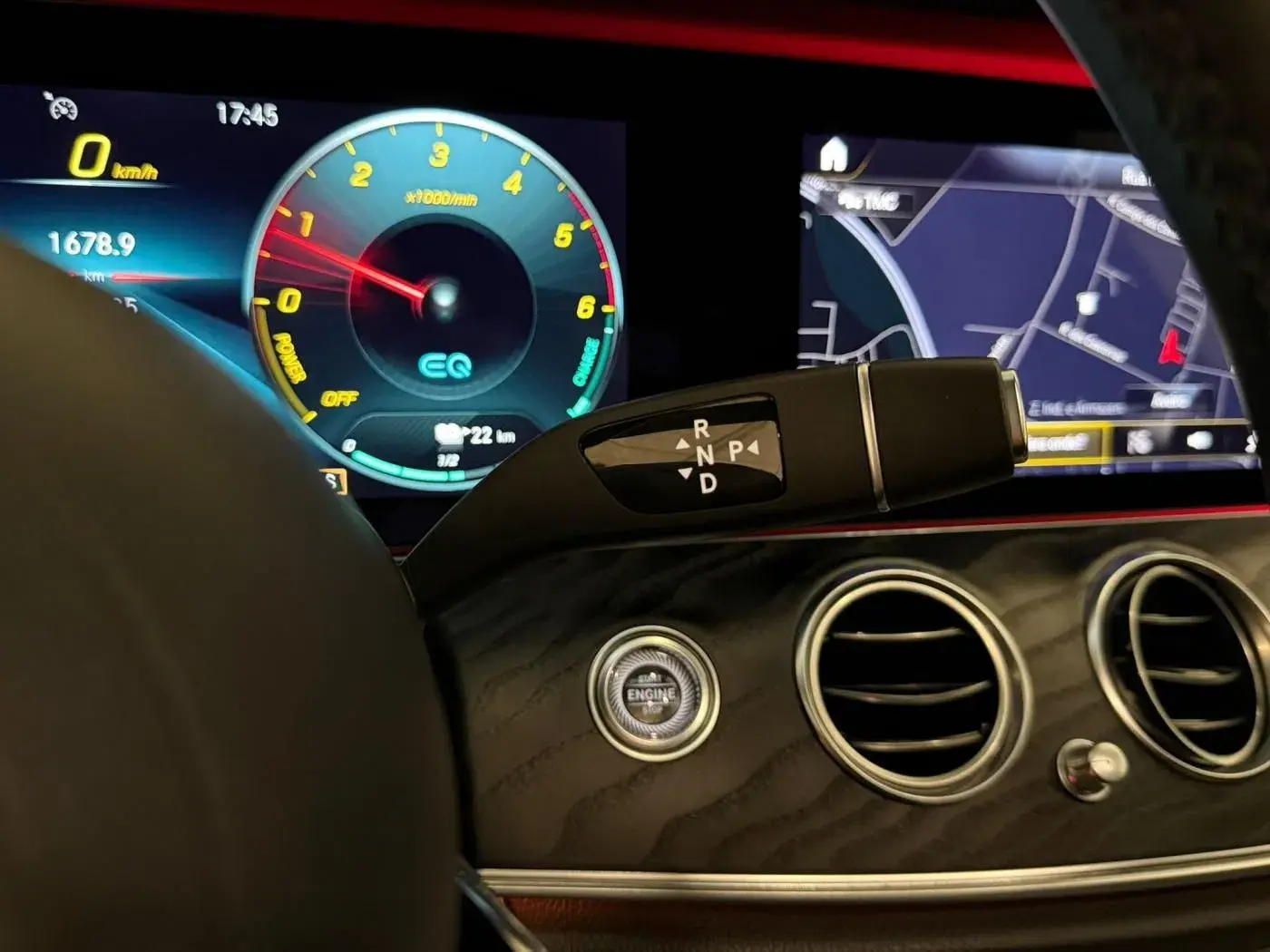 Mercedes-Benz E 300 de Avantgarde 4Matic 13
