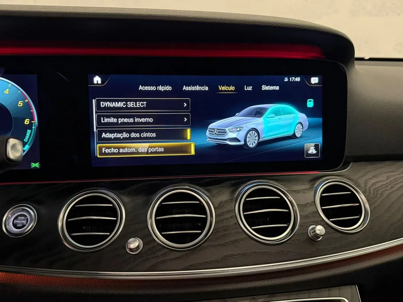 Mercedes-Benz E 300 de Avantgarde 4Matic 24