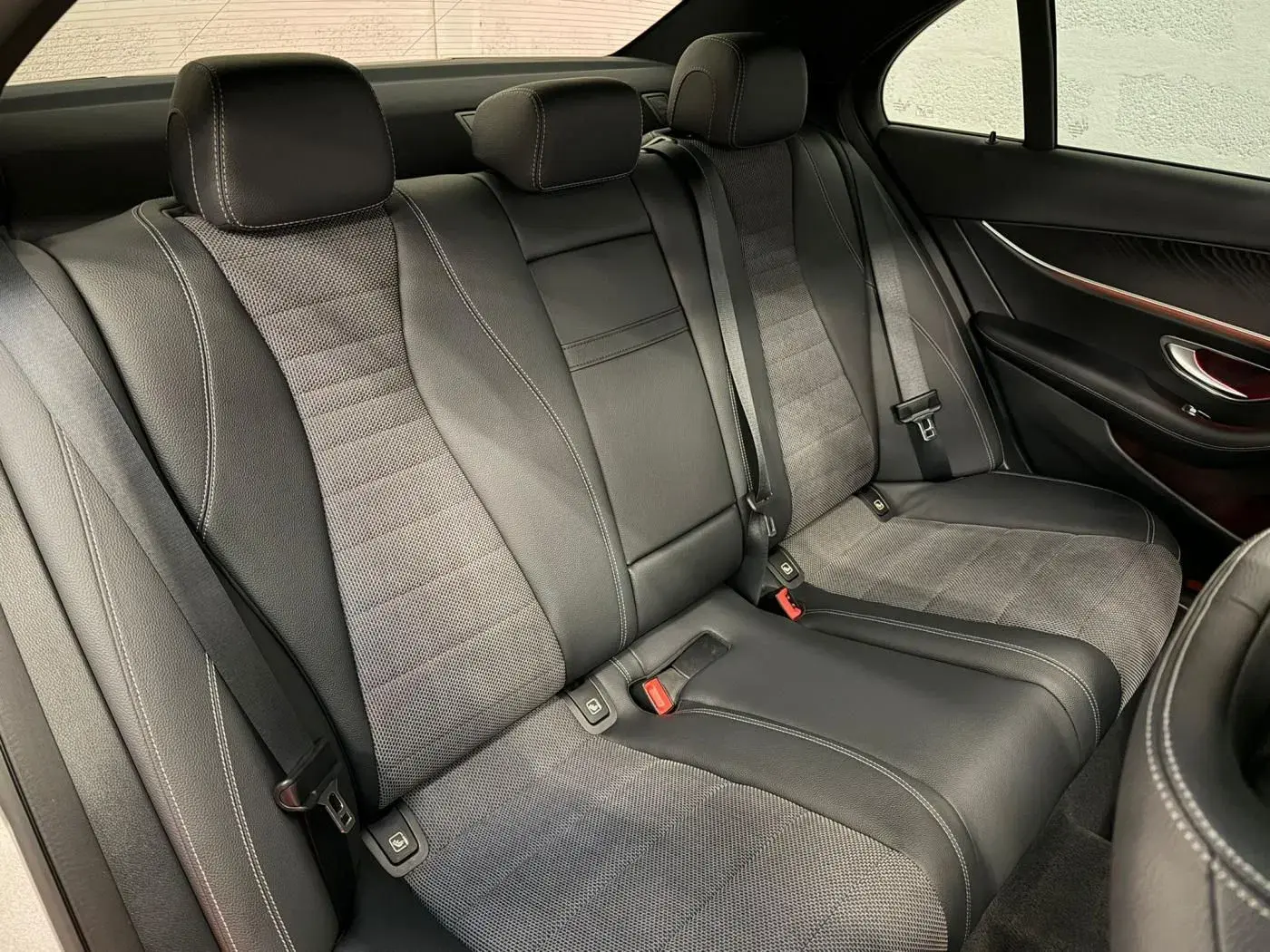 Mercedes-Benz E 300 de Avantgarde 4Matic 48
