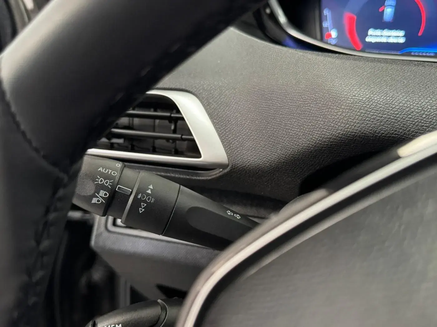 Peugeot 3008 1.5 BlueHDi Allure 13