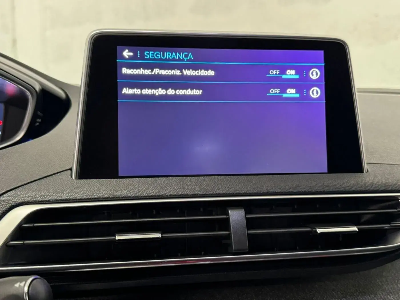 Peugeot 3008 1.5 BlueHDi Allure 19