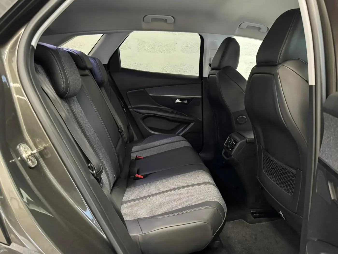 Peugeot 3008 1.5 BlueHDi Allure 36