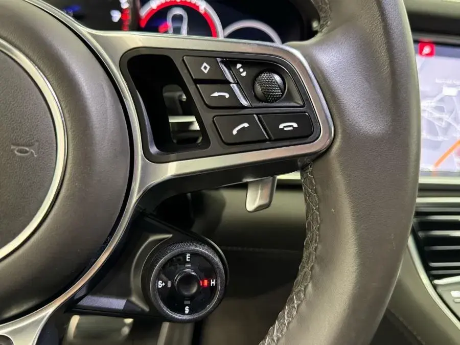 Porsche Panamera 4 E-Hybrid 14