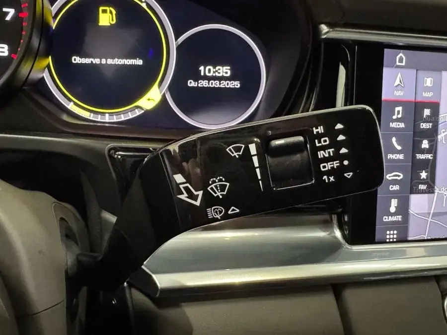 Porsche Panamera 4 E-Hybrid 18