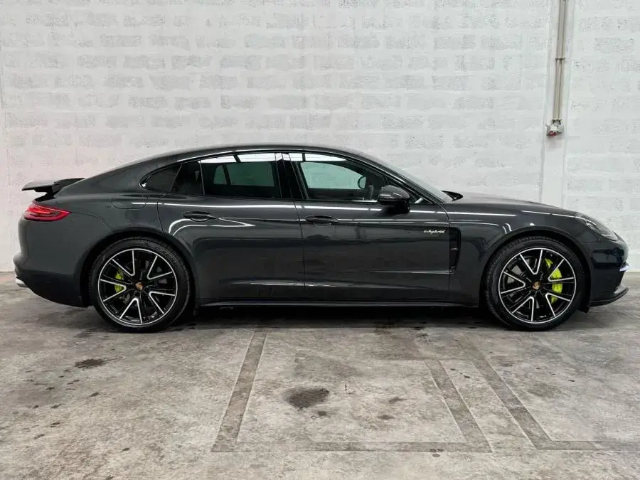 Porsche Panamera 4 E-Hybrid 23