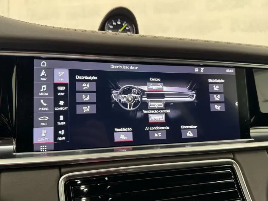 Porsche Panamera 4 E-Hybrid 32