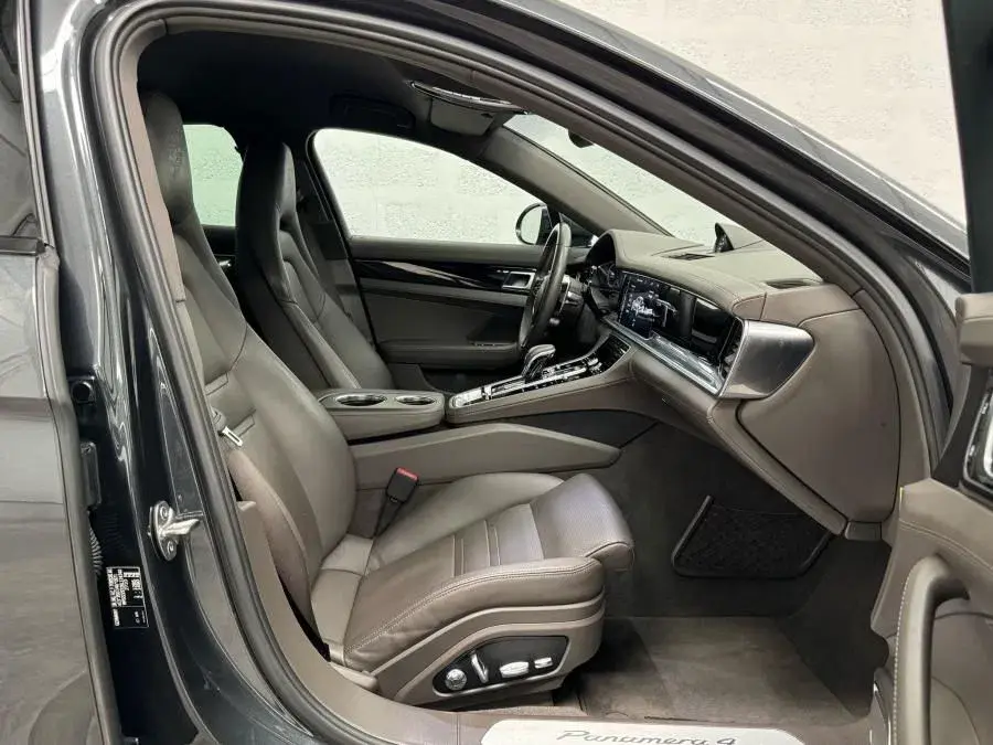 Porsche Panamera 4 E-Hybrid 40