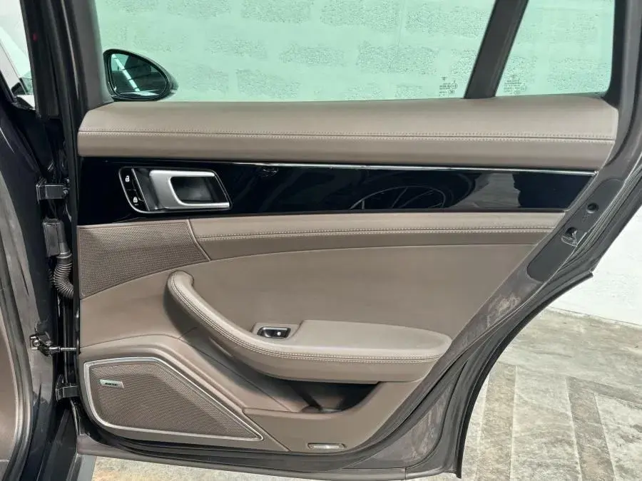 Porsche Panamera 4 E-Hybrid 50