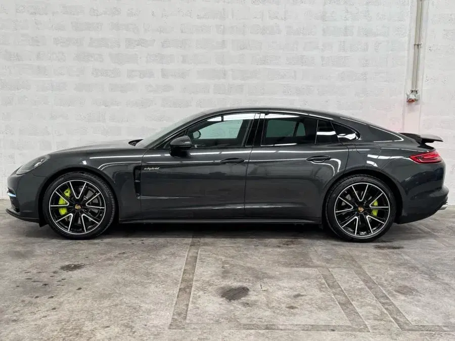 Porsche Panamera 4 E-Hybrid 60