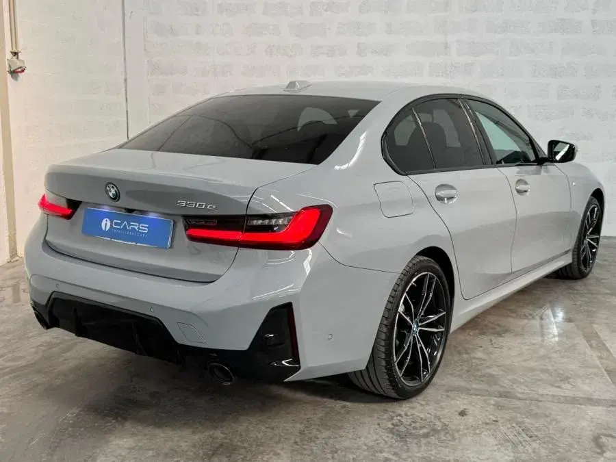 BMW 330 e Pack Desportivo M Auto 3