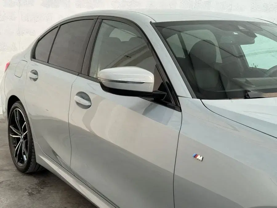 BMW 330 e Pack Desportivo M Auto 4