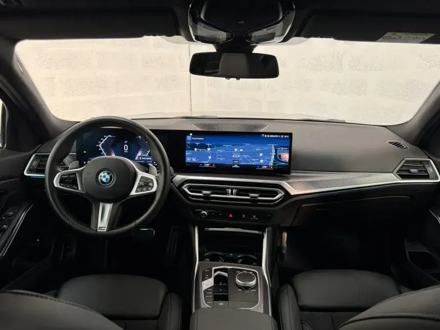 BMW 330 e Pack Desportivo M Auto 12