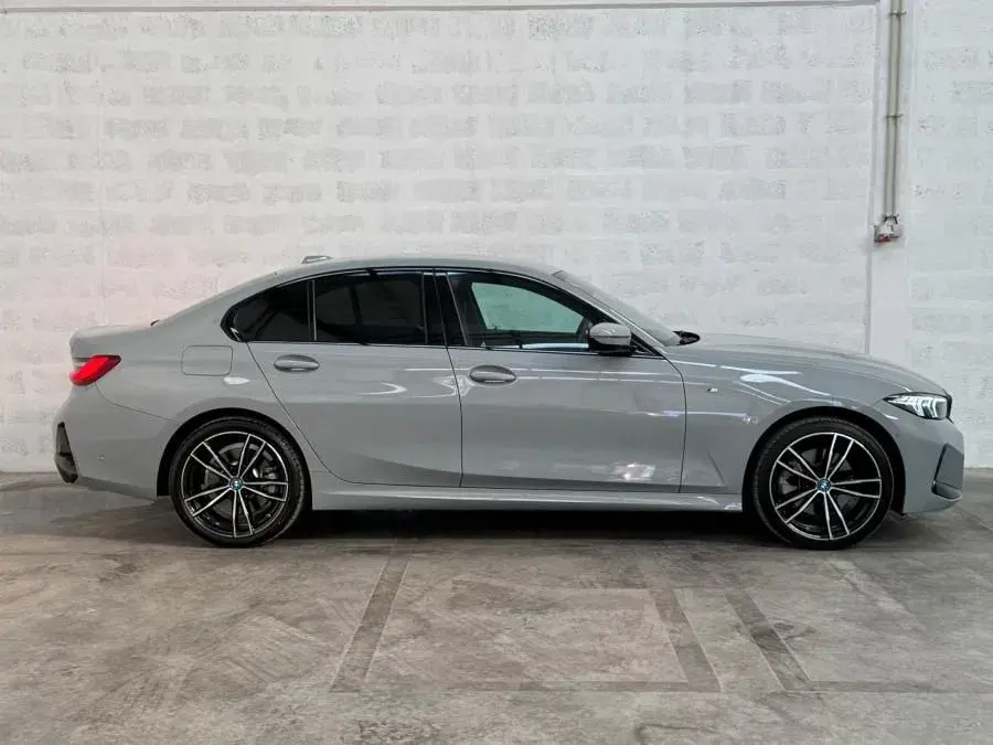 BMW 330 e Pack Desportivo M Auto 23