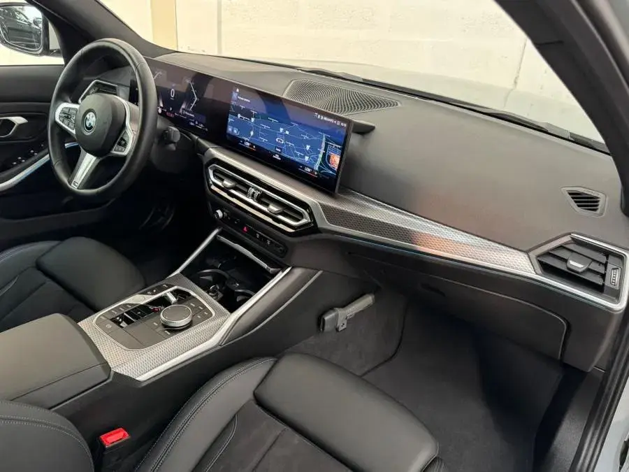 BMW 330 e Pack Desportivo M Auto 24