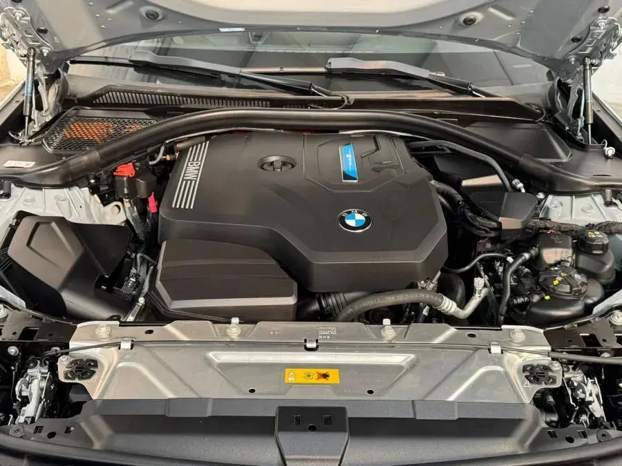 BMW 330 e Pack Desportivo M Auto 35