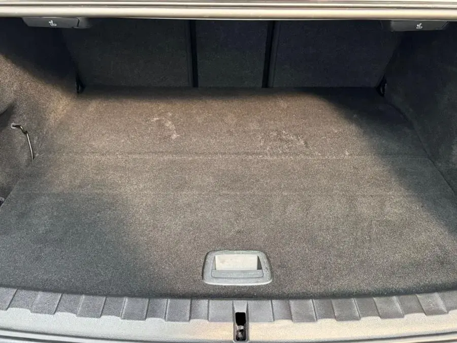 BMW 330 e Pack Desportivo M Auto 33