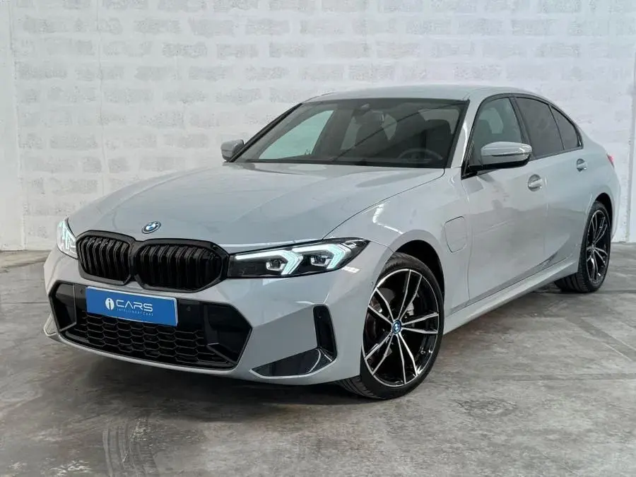 BMW 330 e Pack Desportivo M Auto 39