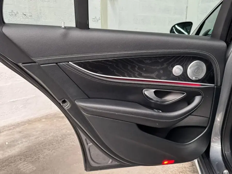 Mercedes-Benz E 220 d 4-Matic All Terrain Avantgarde + 49