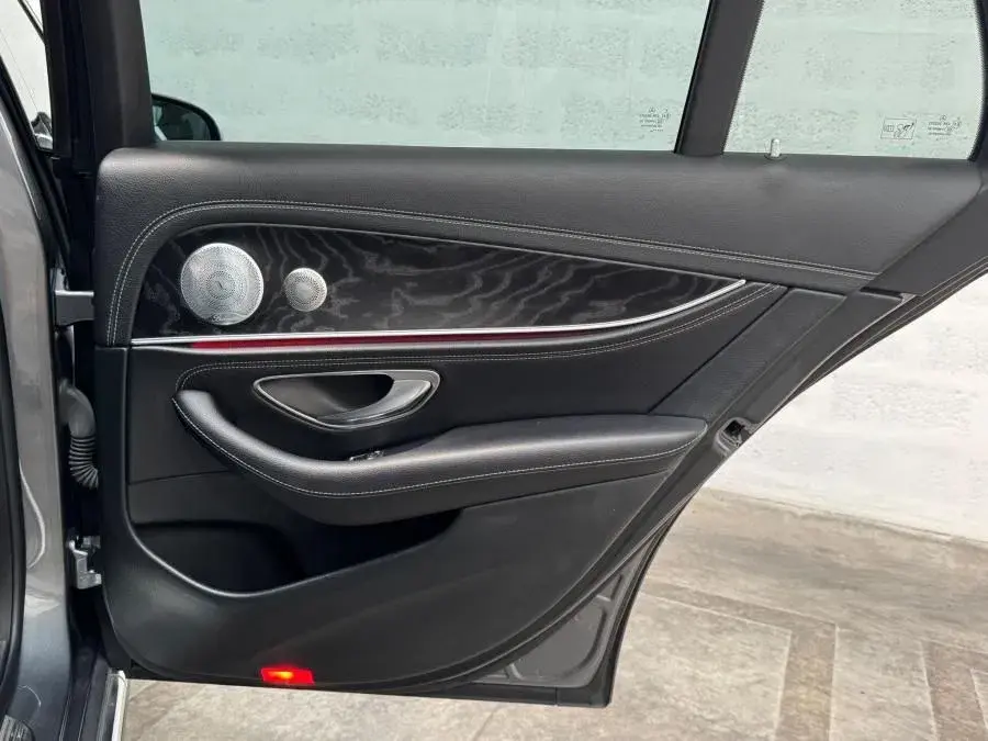 Mercedes-Benz E 220 d 4-Matic All Terrain Avantgarde + 52