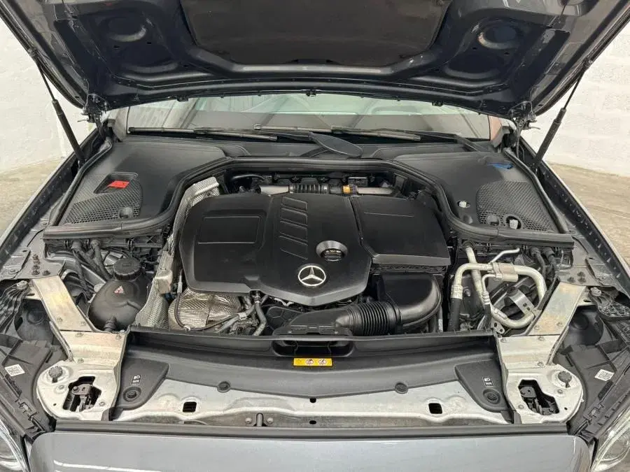 Mercedes-Benz E 220 d 4-Matic All Terrain Avantgarde + 54