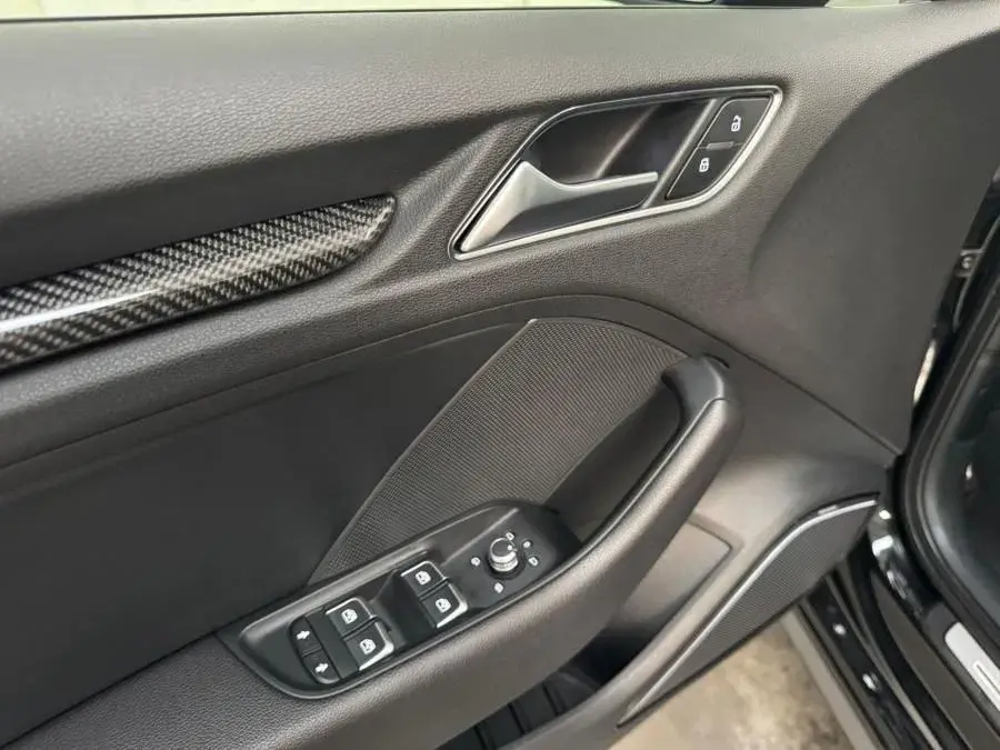 Audi S3 Sportback 2.0 TFSi quattro S tronic 10