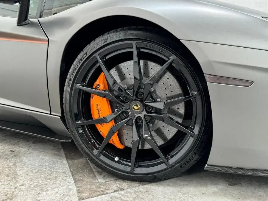 Lamborghini Aventador S 3