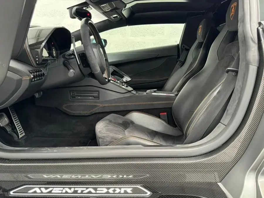 Lamborghini Aventador S 9