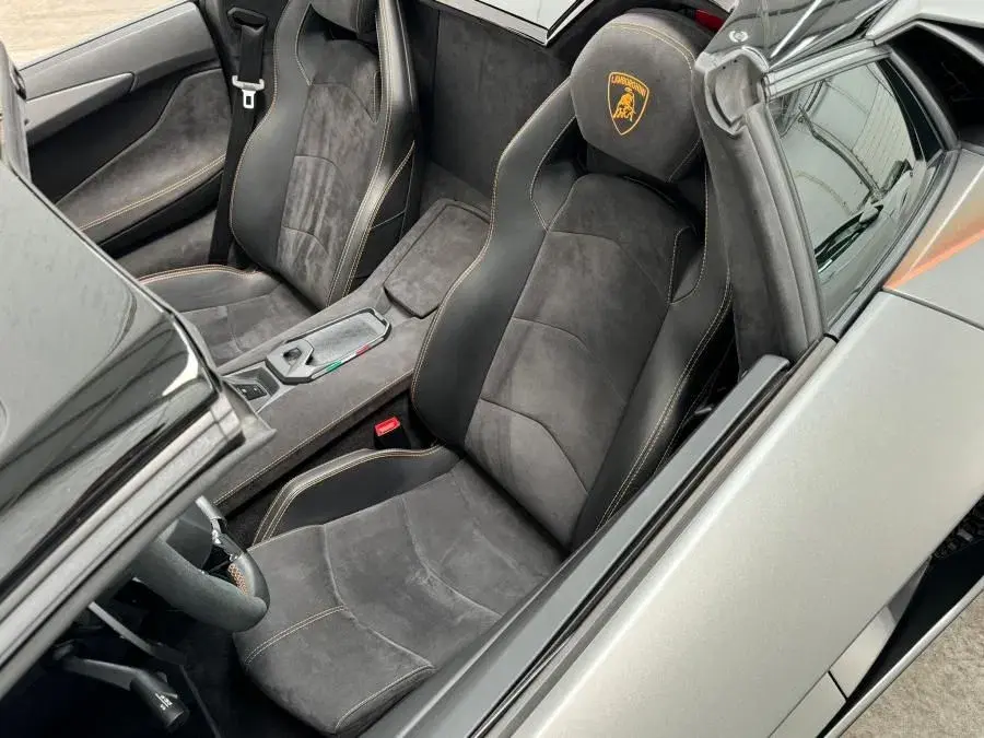 Lamborghini Aventador S 7