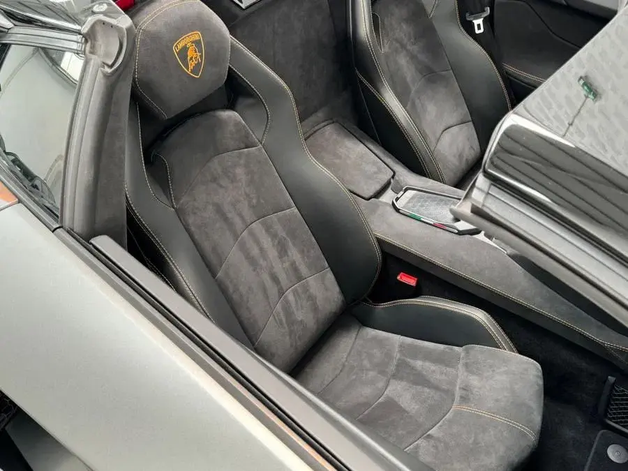 Lamborghini Aventador S 18