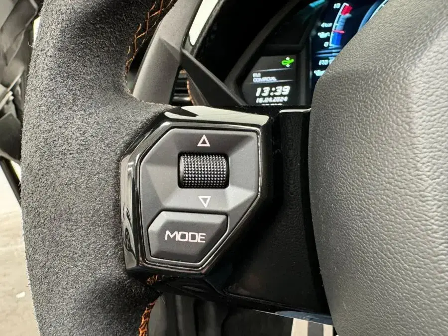 Lamborghini Aventador S 28