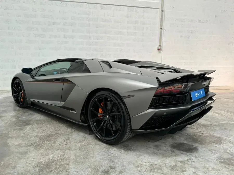 Lamborghini Aventador S 53